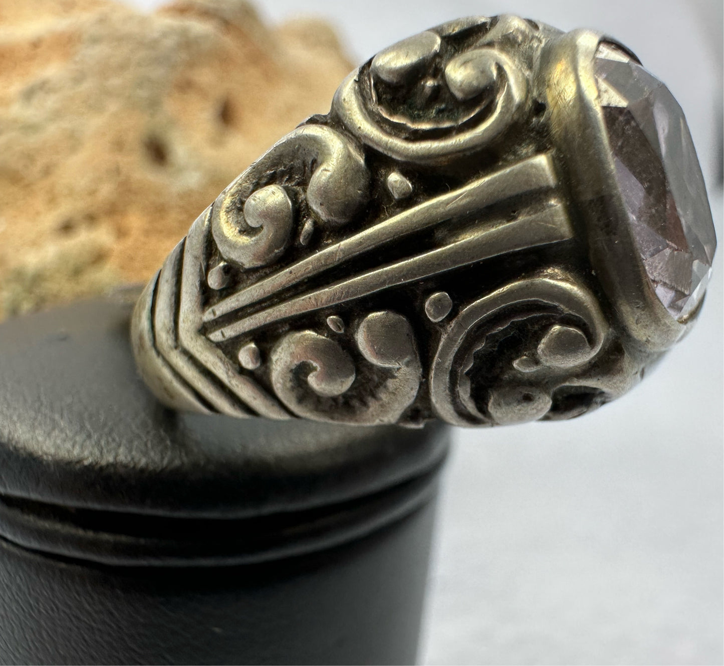 Silber Ring mit Rosé farbenen Stein