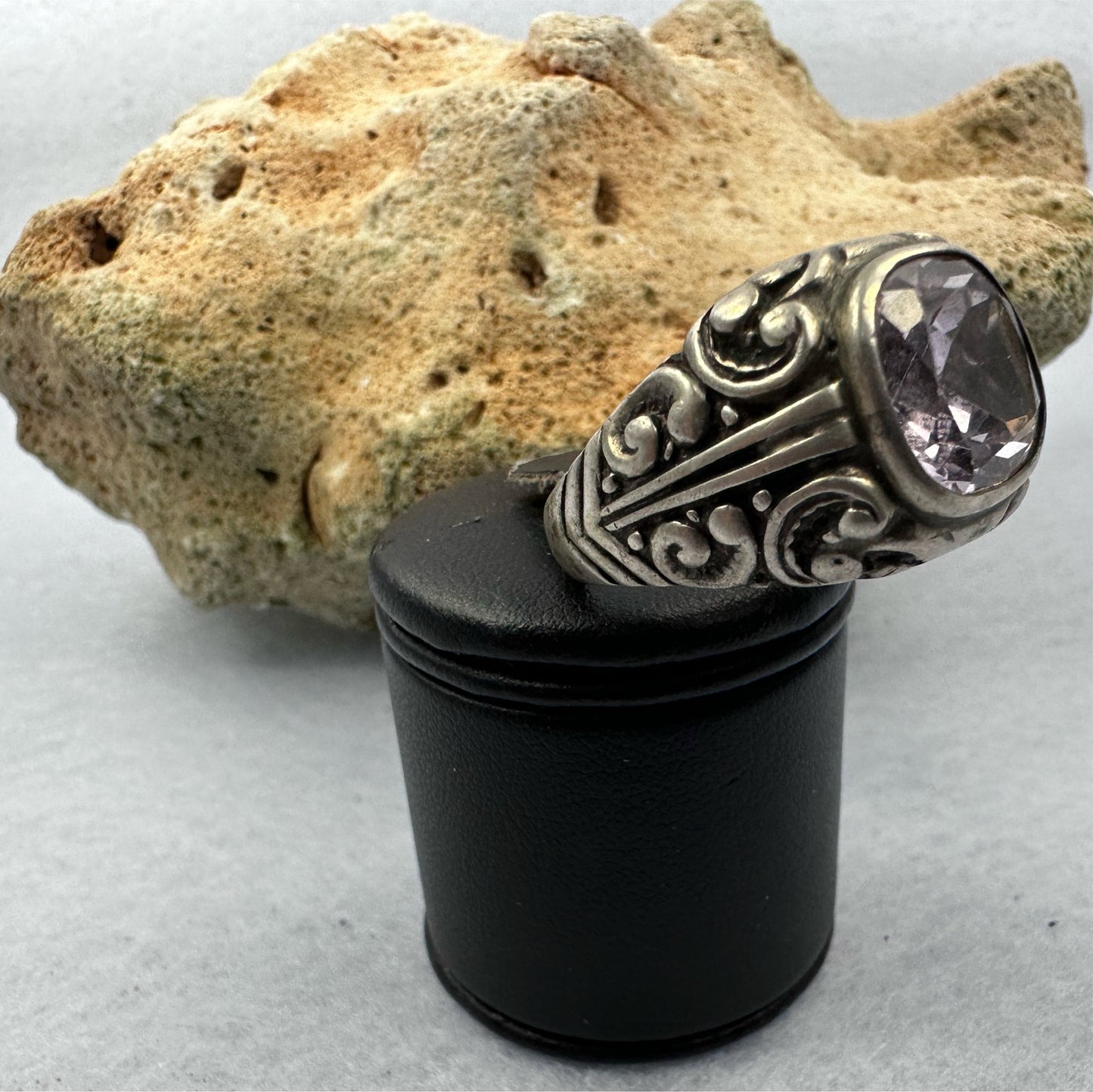 Silber Ring mit Rosé farbenen Stein